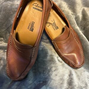 Clarks Men's Brownish Orange Leather Slip-On Loafers W/Black Soles, Sz 10.5